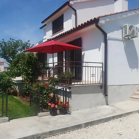 Daire Vesna For 2, Free Parking And Wi-fi Pula