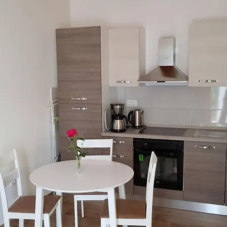 Appartement Vesna For 2, Free Parking And Wi-fi Pula